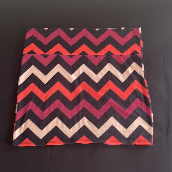 Mini Skirts - Picture 2 of 4